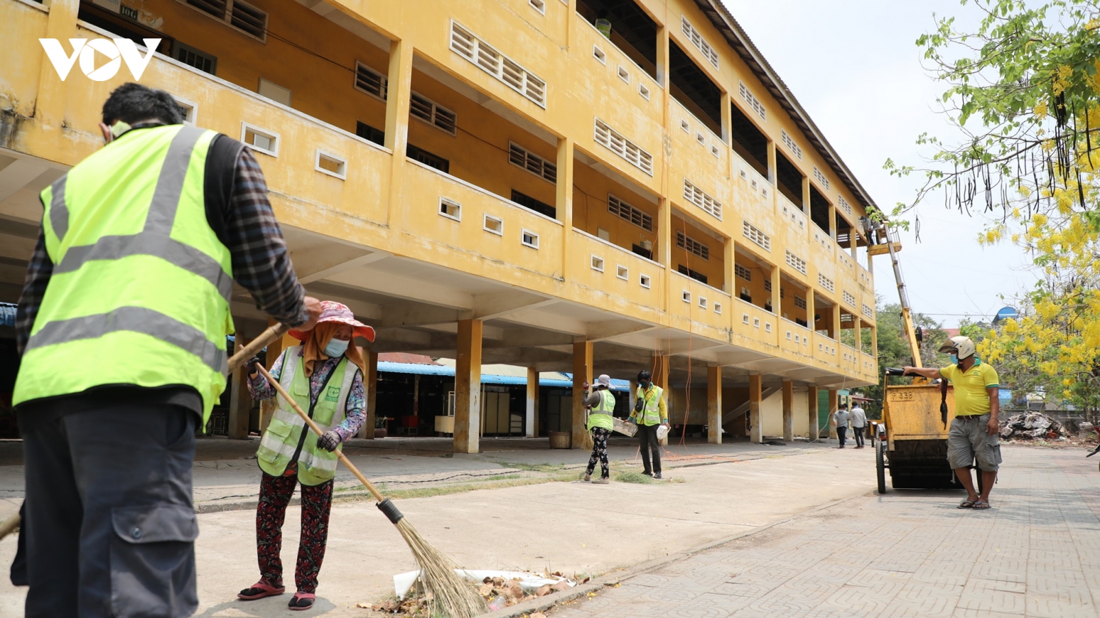 Số ca Covid-19 tăng nhanh, các bệnh viện Campuchia quá tải