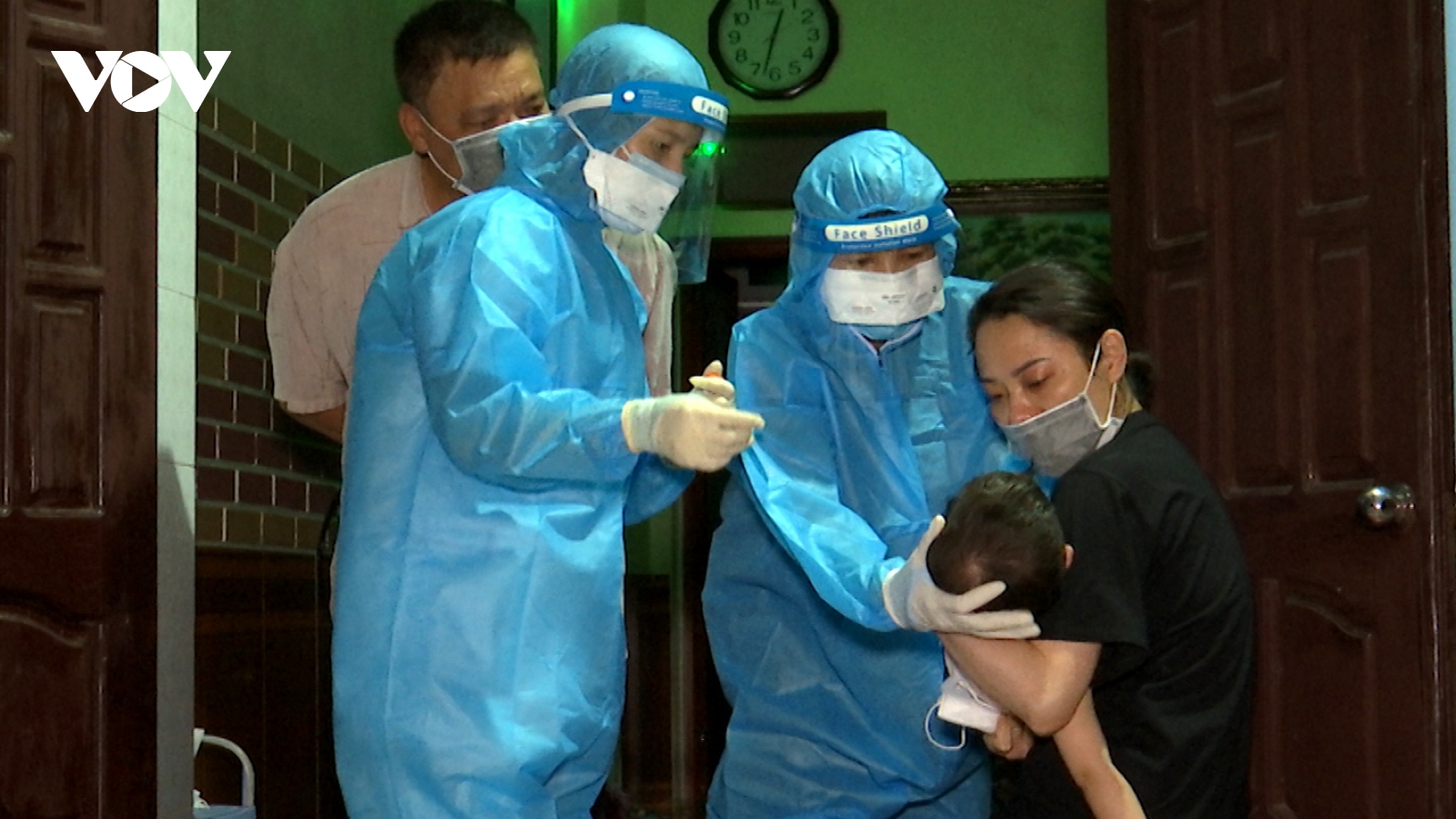 Hà Nam cách ly y tế thôn Quan Nhân 28 ngày từ 17h chiều 29/4