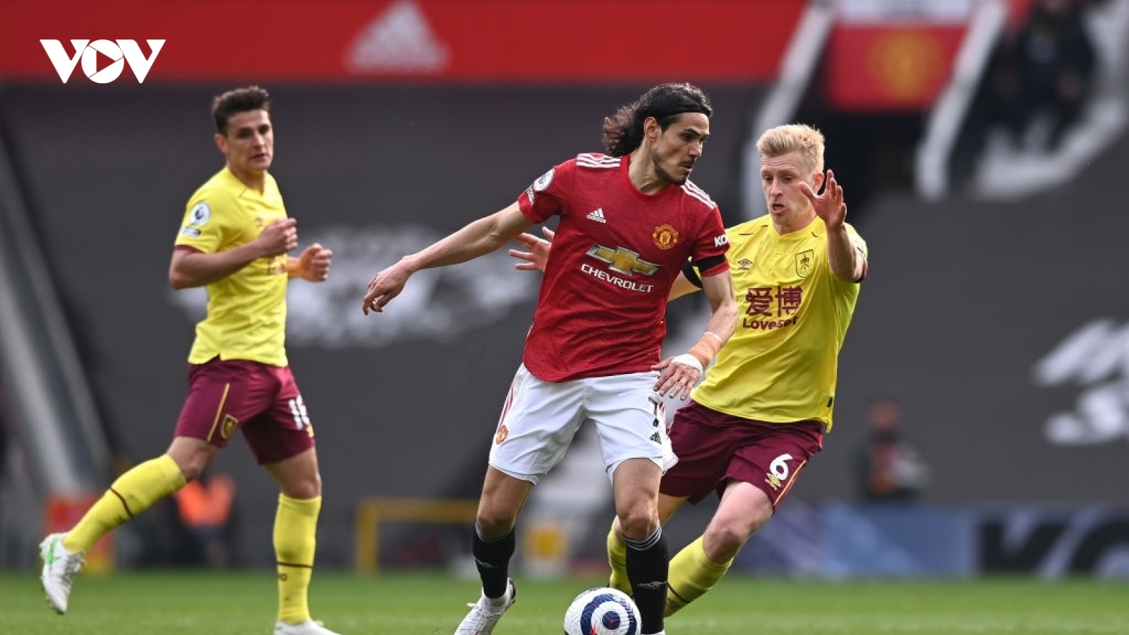 Cavani trên đường rời MU, Quỷ đỏ hỏi mua sát thủ 25 triệu Bảng