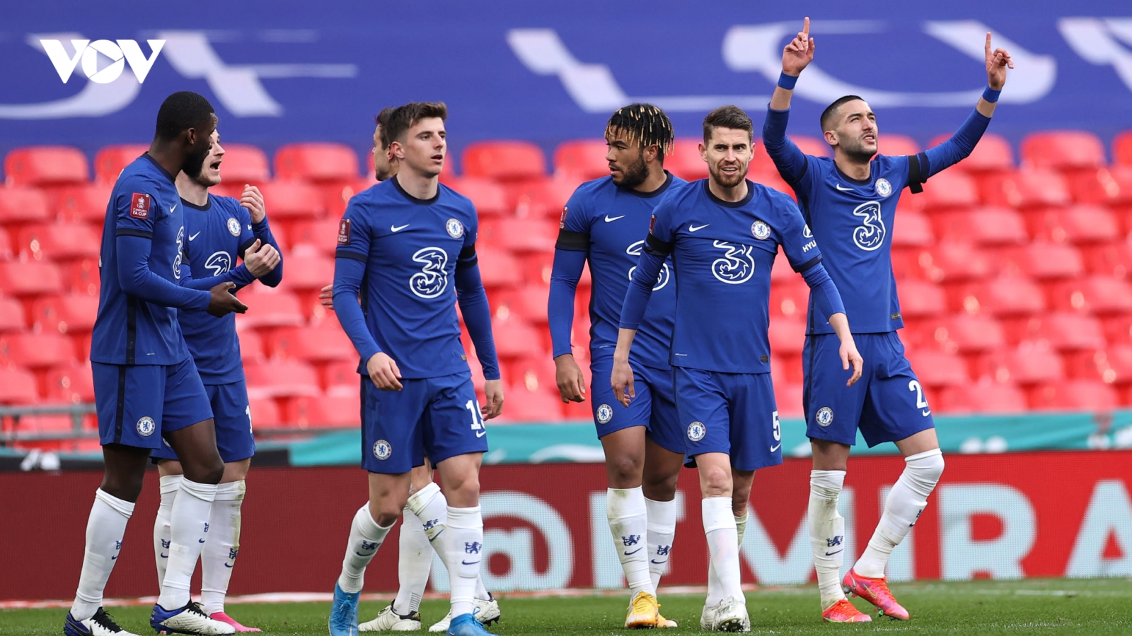Phá tan mộng "ăn bốn" của Man City, Chelsea vào chung kết FA Cup 