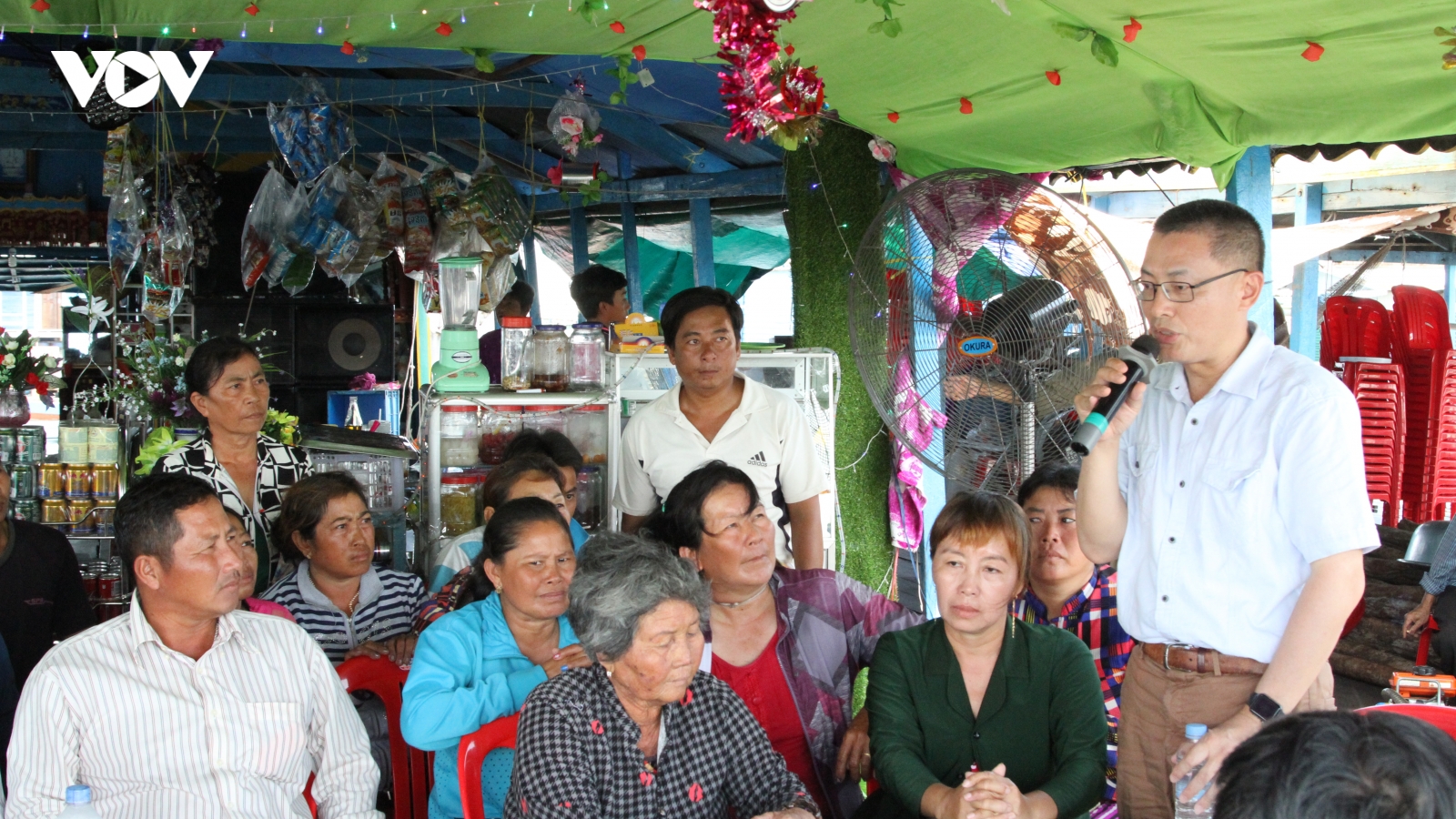 Đại sứ quán Việt Nam tại Campuchia luôn sát cánh cùng bà con trong đại dịch Covid-19