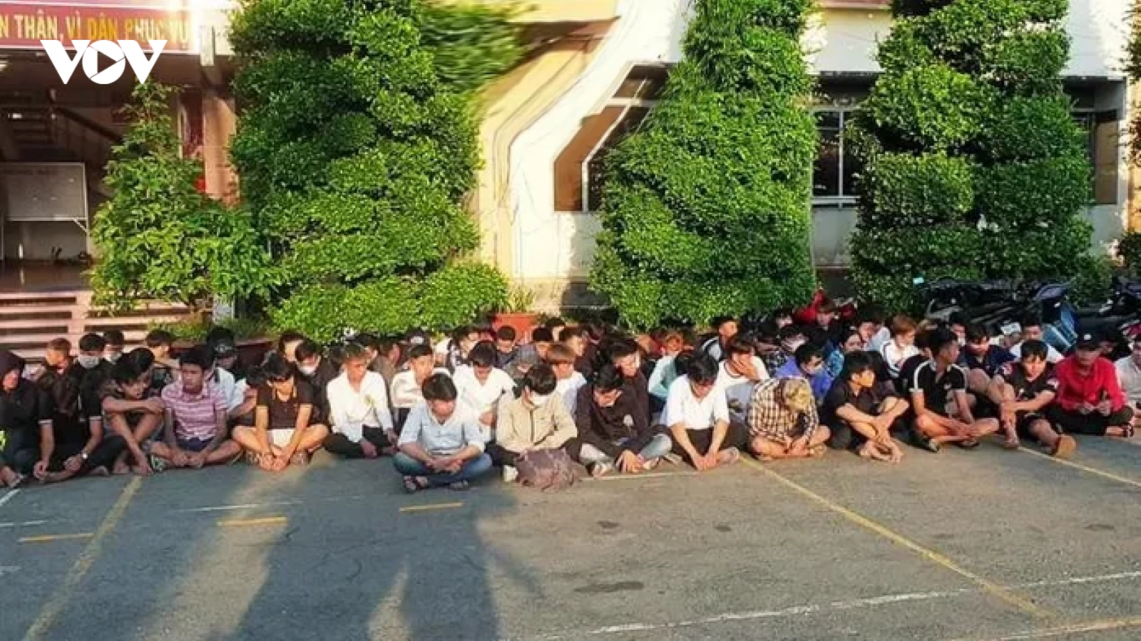 Hàng trăm đối tượng lên mạng hẹn đua xe