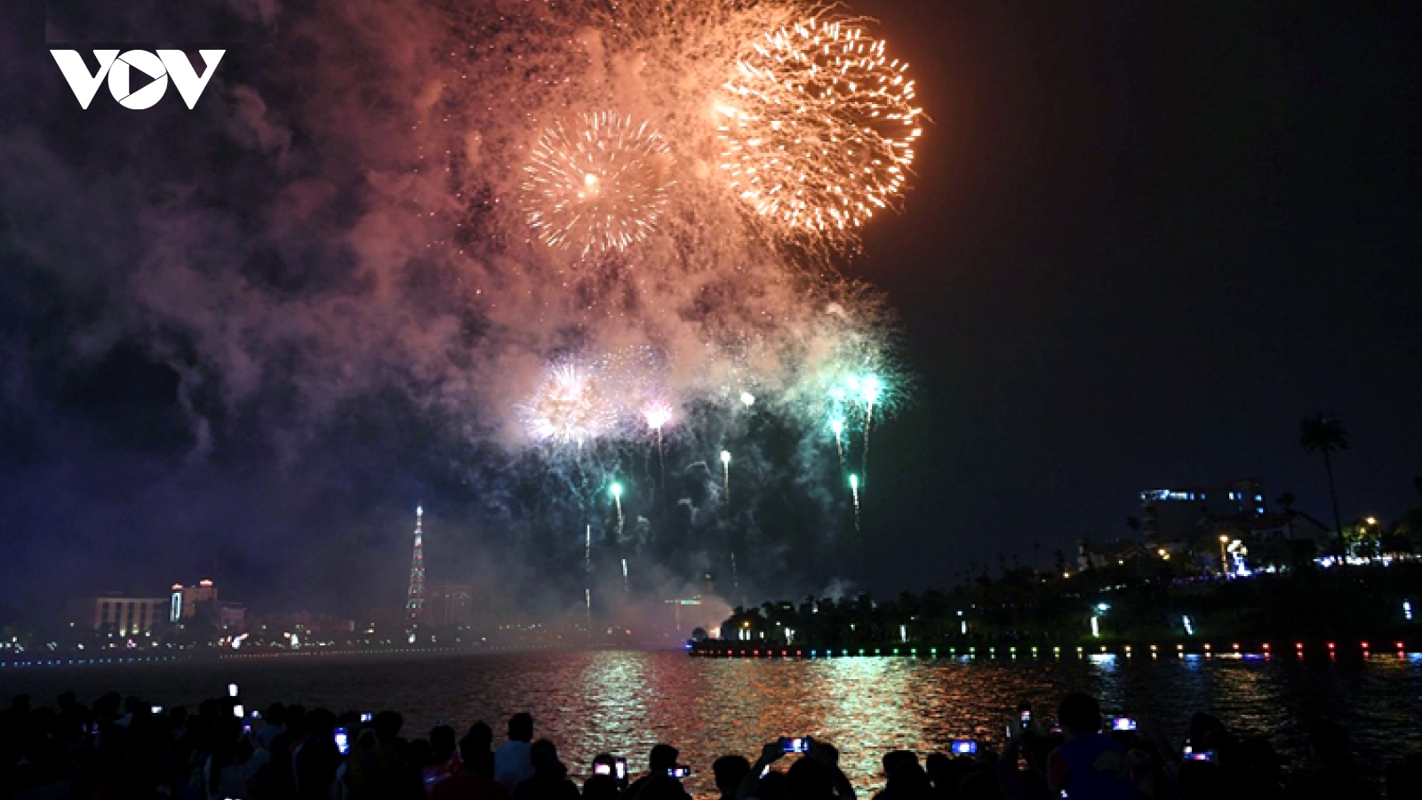 Fireworks light up night sky as people commemorate founders of nation
