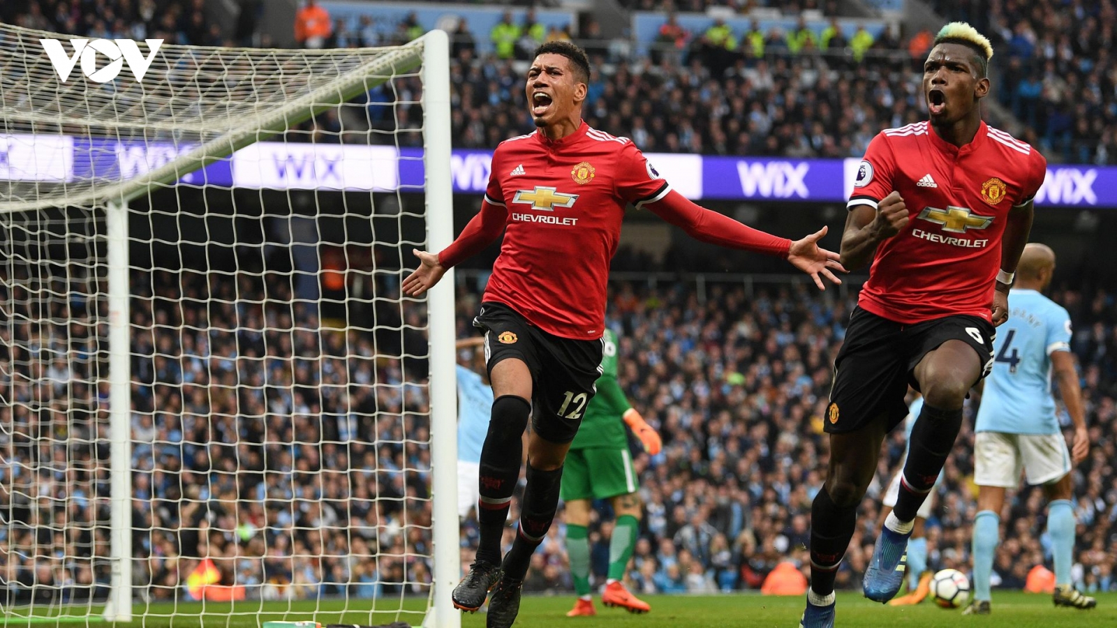 Ngày này năm xưa: MU "phá hỏng" tham vọng đăng quang Ngoại hạng Anh sớm của Man City
