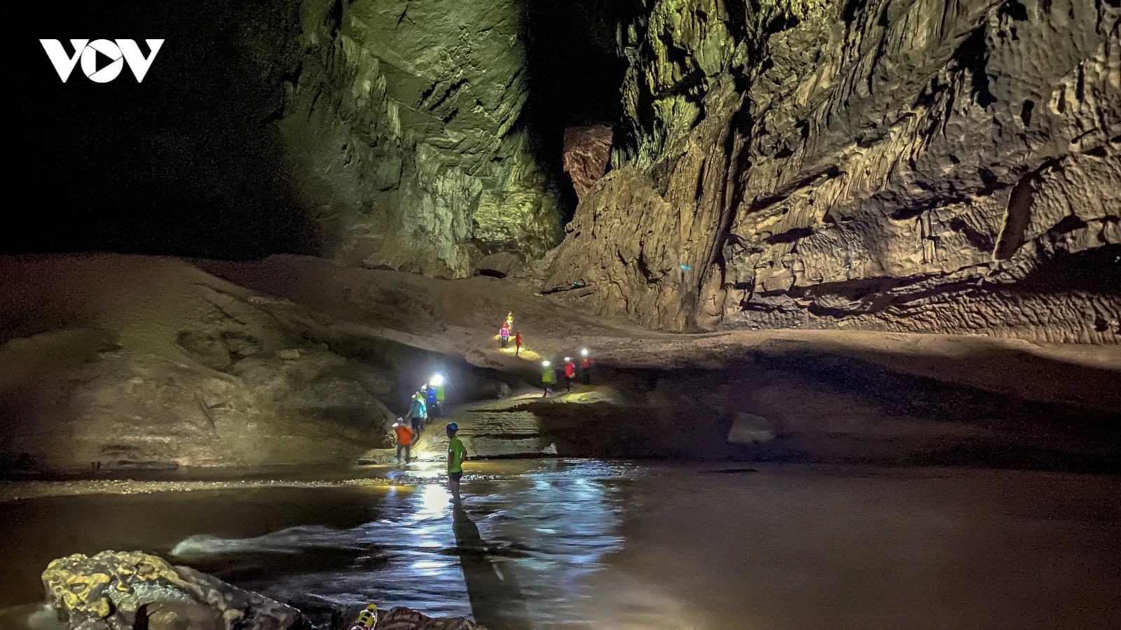 Tour Hà Giang, Hòa Bình, Quảng Bình hút khách dịp cuối tuần