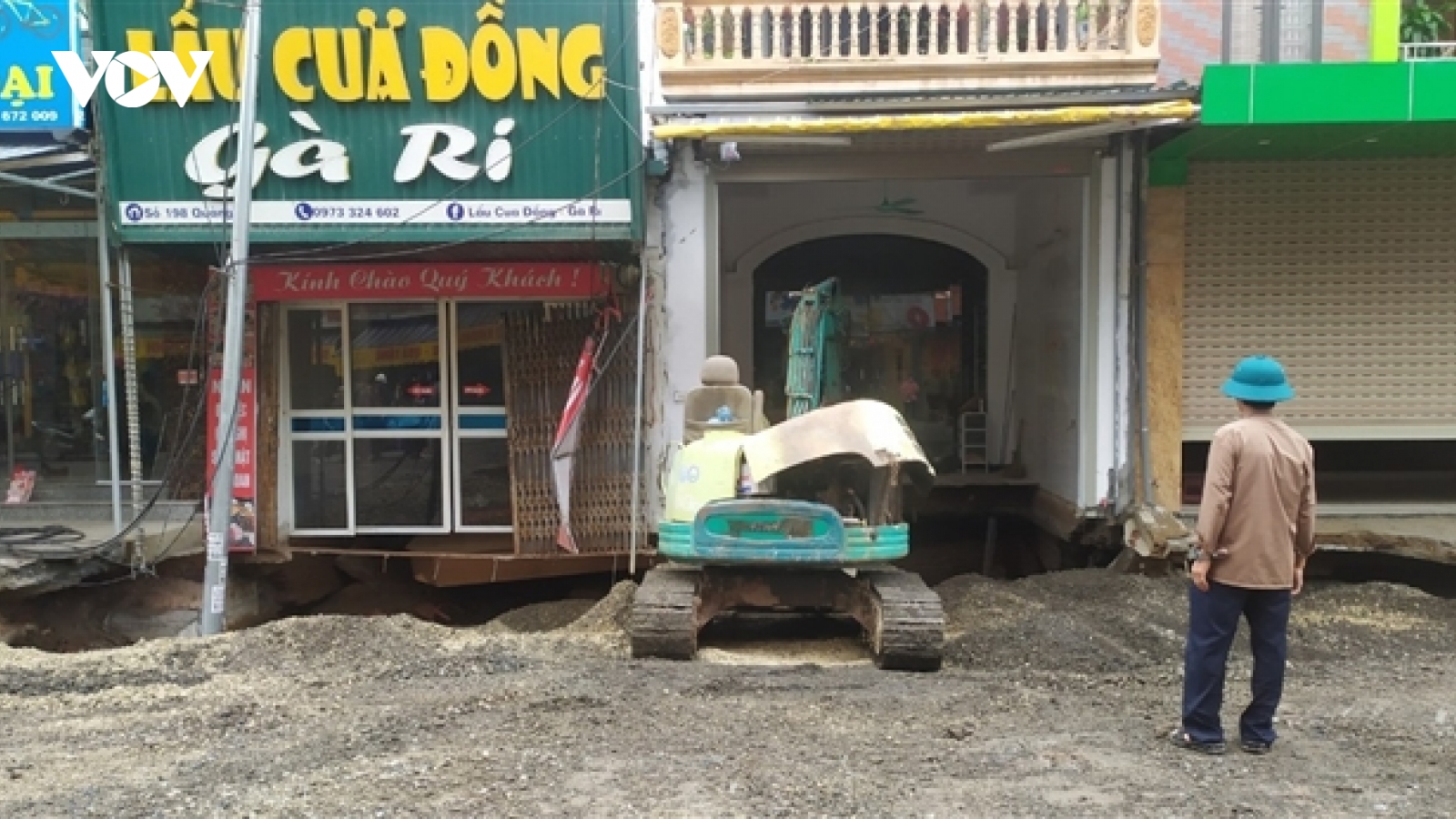 Hà Nội san lấp “hố tử thần” tại Chương Mỹ
