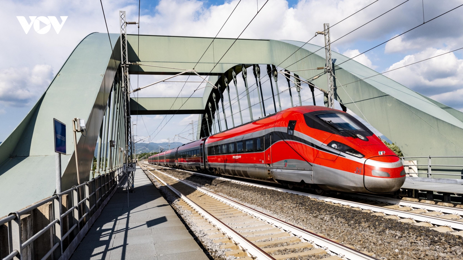 Italy đưa vào vận hành những “chuyến tàu không Covid-19”