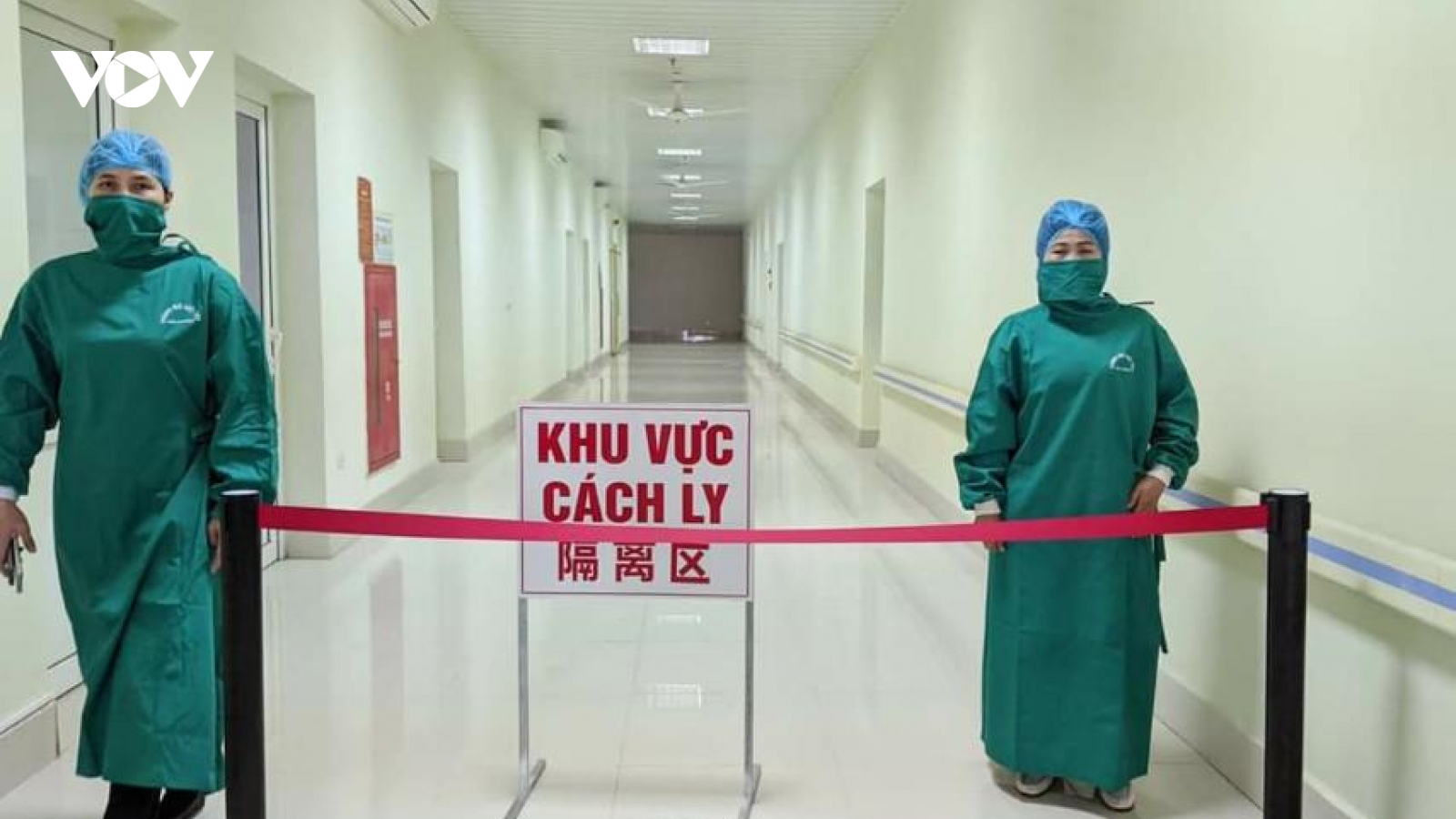 Hải Phòng cách ly, xét nghiệm 4 người đi cùng chuyến bay với BN2899