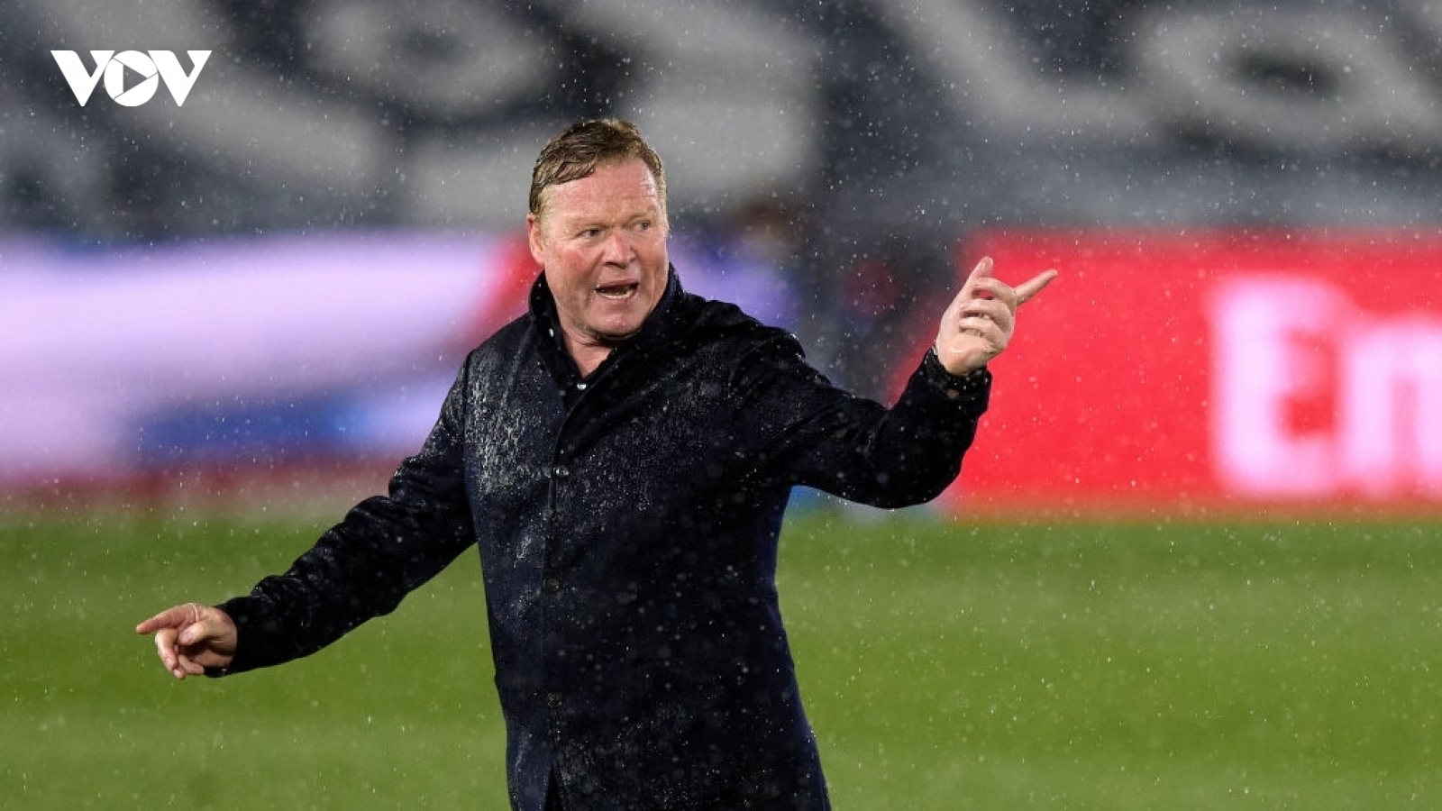 Barca thua Real Madrid, HLV Koeman tố trọng tài “cướp” 11m