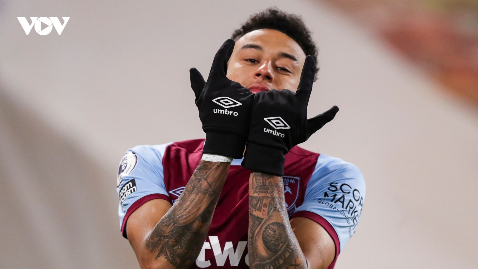 Lingard tỏa sáng, West Ham đánh bật Chelsea khỏi top 4 Premier League