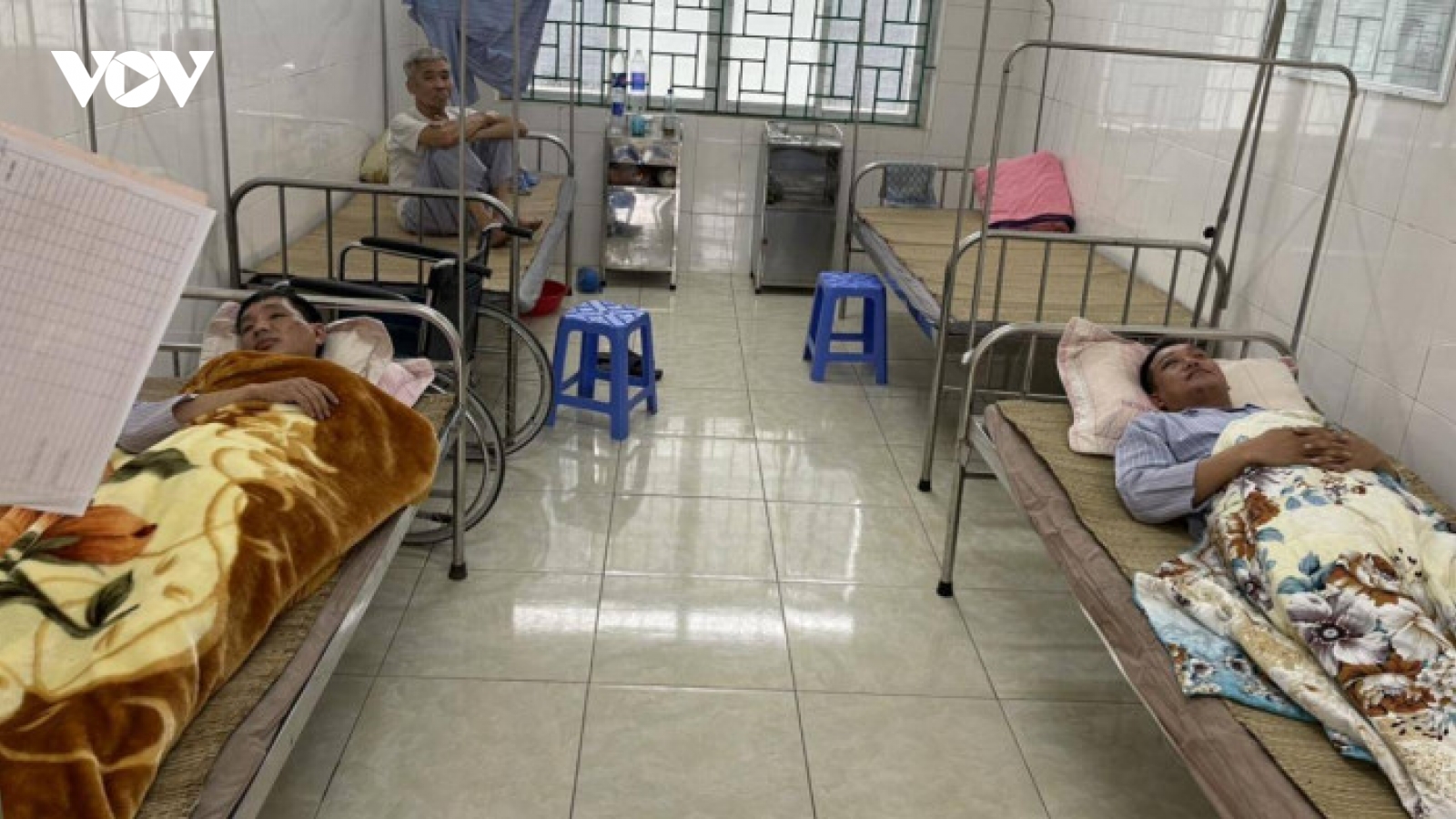Bắt giữ đôi vợ chồng vận chuyển ma túy, hai cán bộ phòng CSGT tỉnh Hòa Bình bị thương
