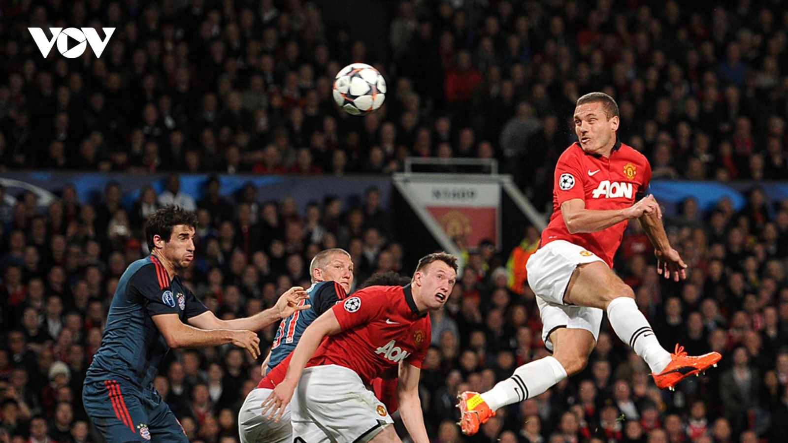 Ngày này năm xưa: MU xuất sắc cầm hòa ĐKVĐ Champions League