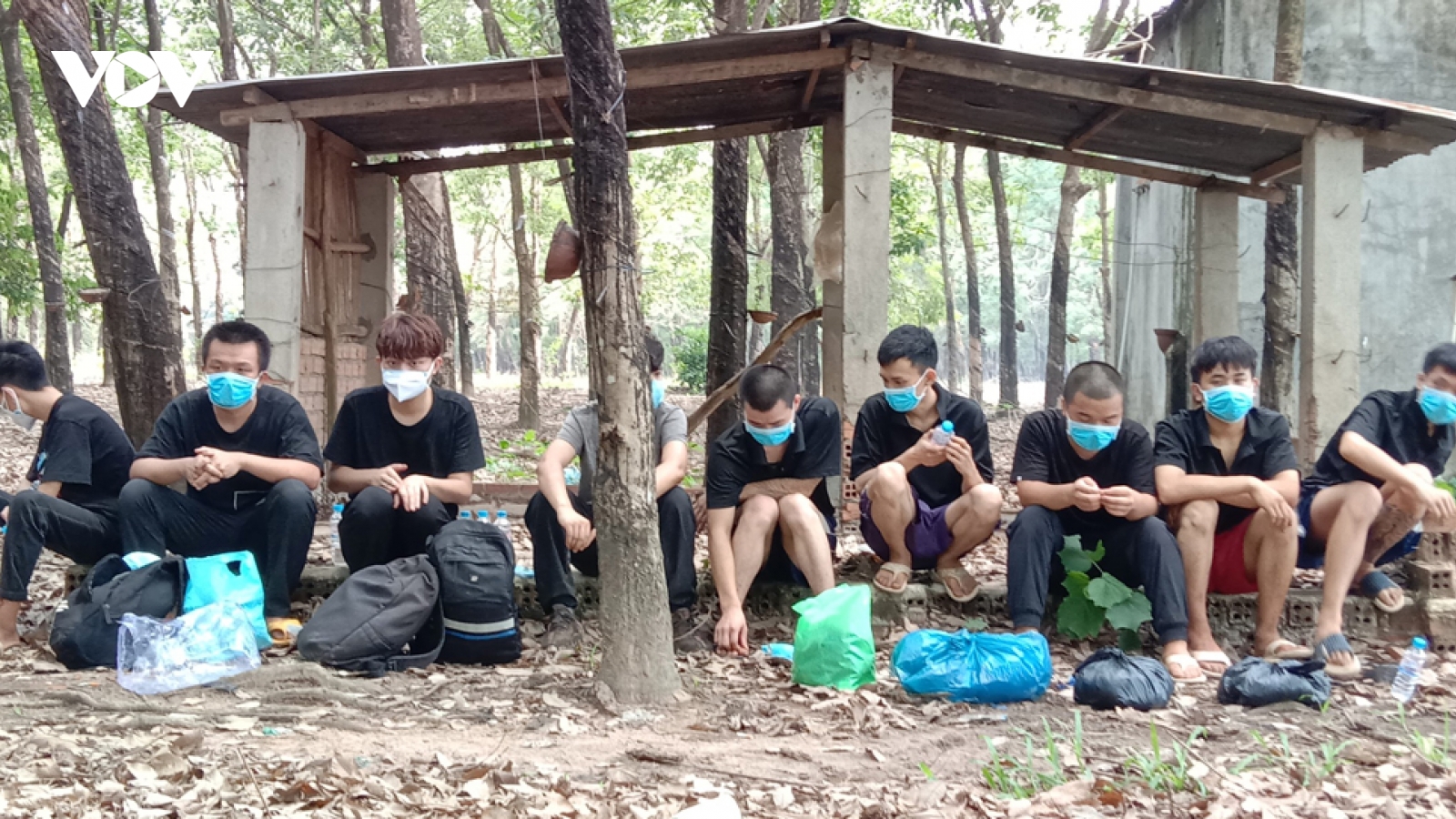 Phát hiện 9 người Trung Quốc nhập cảnh trái phép ở Bình Phước