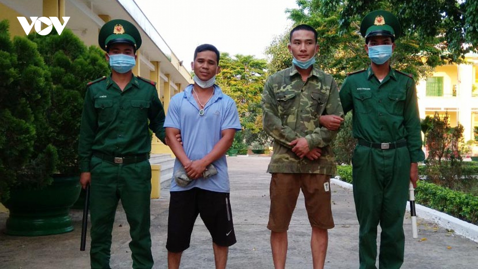 Biên phòng Kon Tum phát hiện 2 người nhập cảnh trái phép