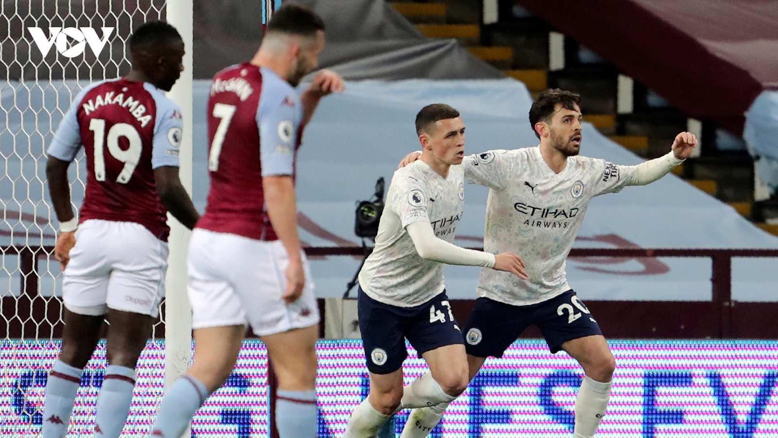 Thắng "không tưởng" Aston Villa, Man City tiến sát chức vô địch Ngoại hạng Anh