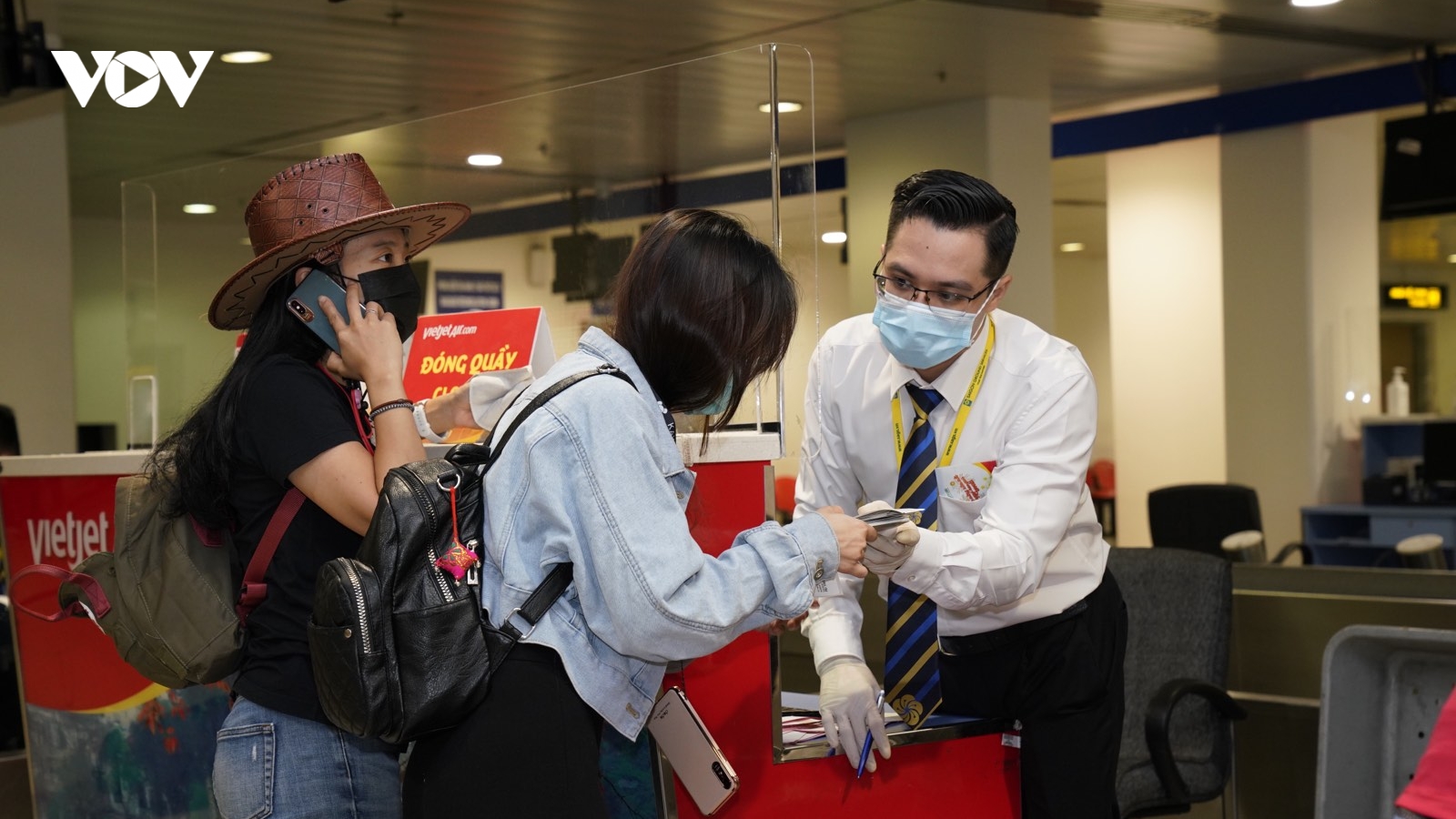 Yên tâm bay - chung tay đẩy lùi dịch bệnh cùng Vietjet với bảo hiểm “Bay an toàn”