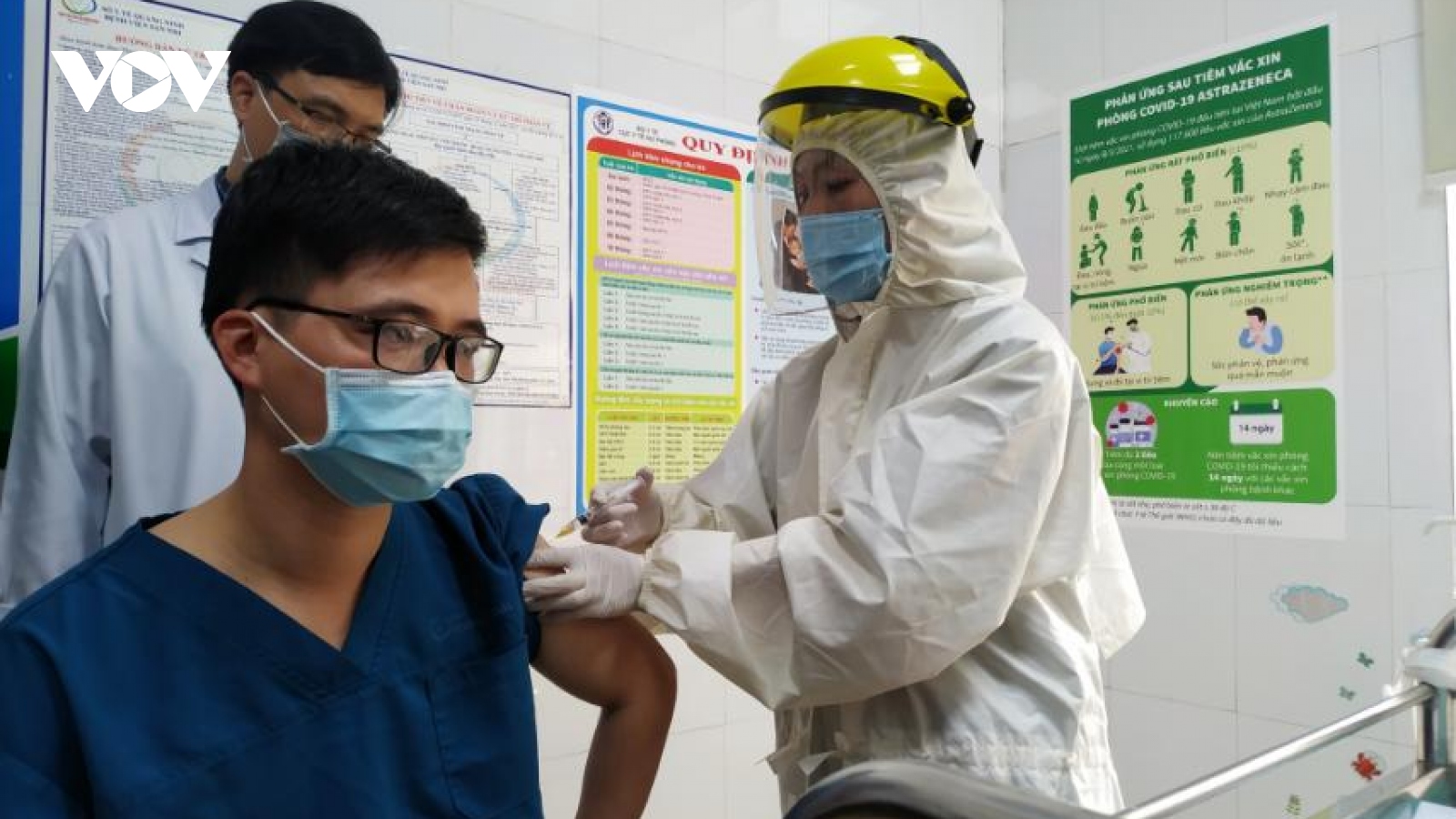 Quảng Ninh tiến hành tiêm khoảng 10.600 liều vaccine Covid-19 đợt 2