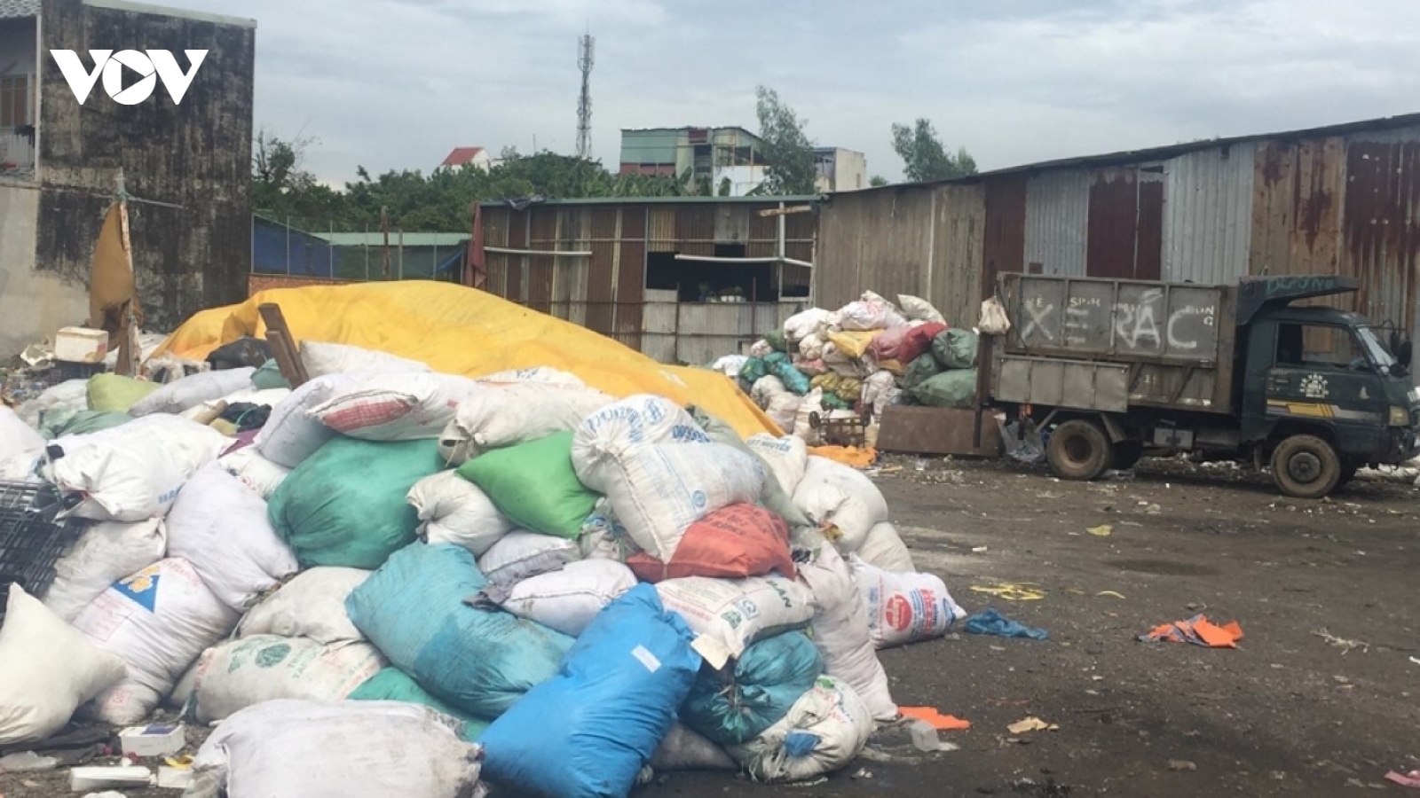 TPHCM tăng phí thu gom rác, người dân bất ngờ, các đơn vị thu gom kêu khó