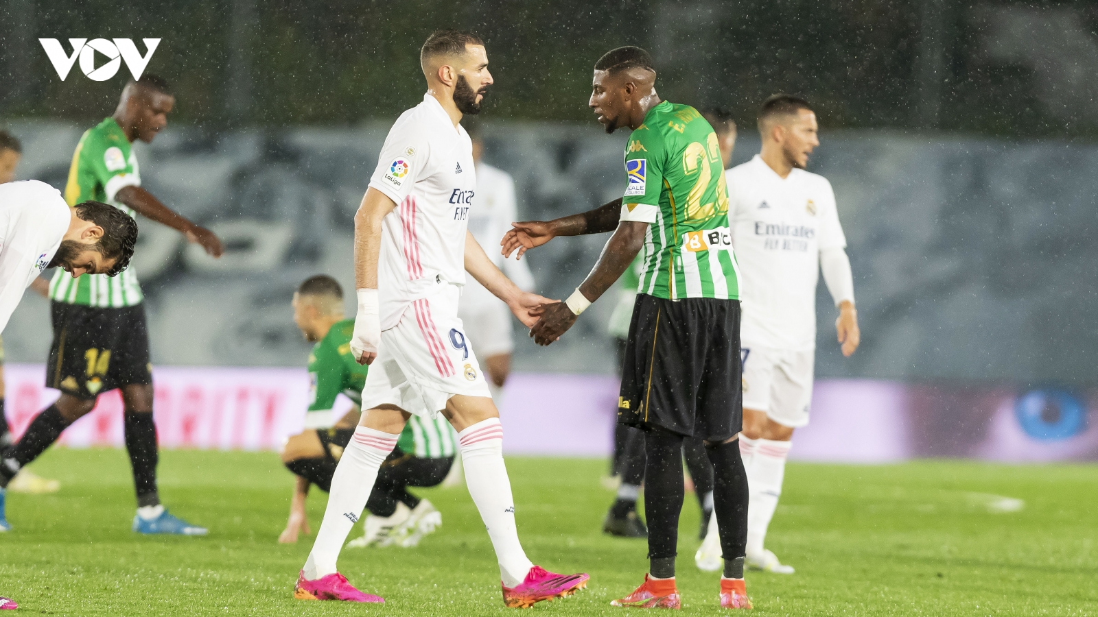 Real Madrid sảy chân trong cuộc đua vô địch La Liga