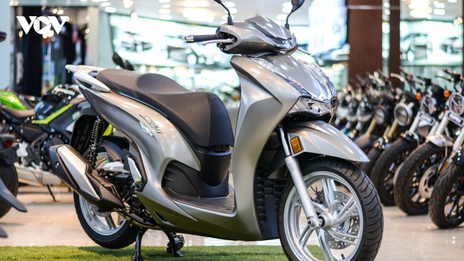 Cận cảnh Honda SH 350i tại Việt Nam
