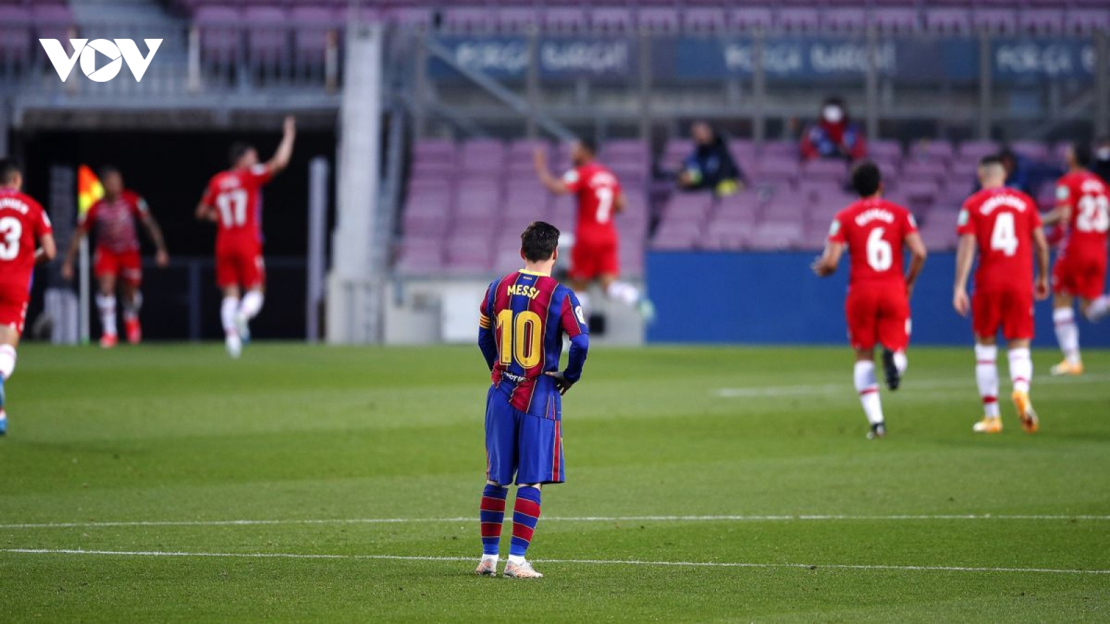 Messi ghi bàn, Barca vẫn thua sốc Granada