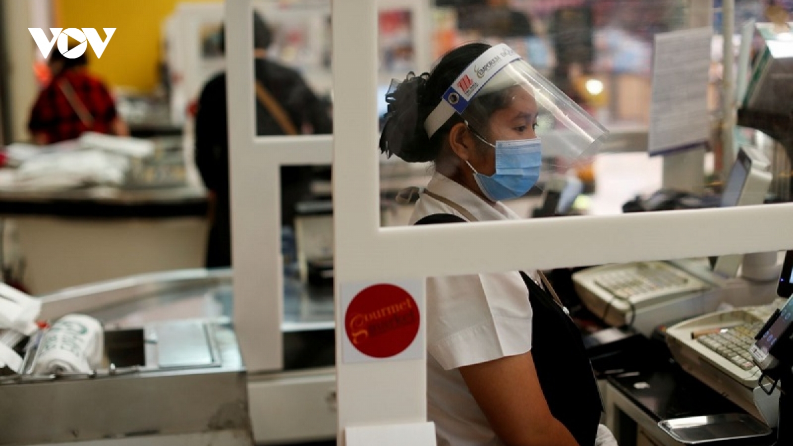 Làn sóng Covid-19 mới có thể khiến GDP của Thái Lan giảm 4%