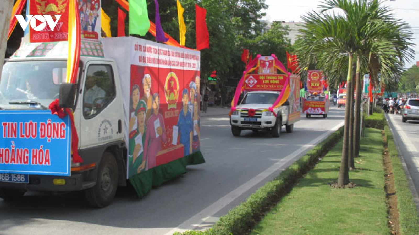 Xuống thuyền, ra biển tuyên truyền bầu cử