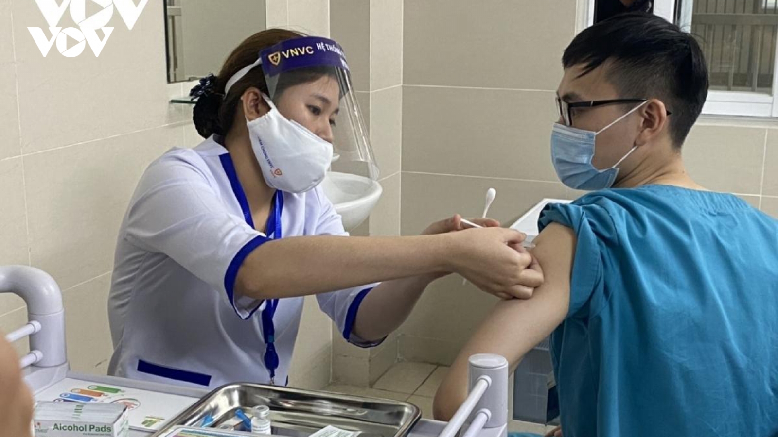 Bộ Y tế yêu cầu lập danh sách 10 nhóm ưu tiên tiêm vaccine COVID-19 miễn phí