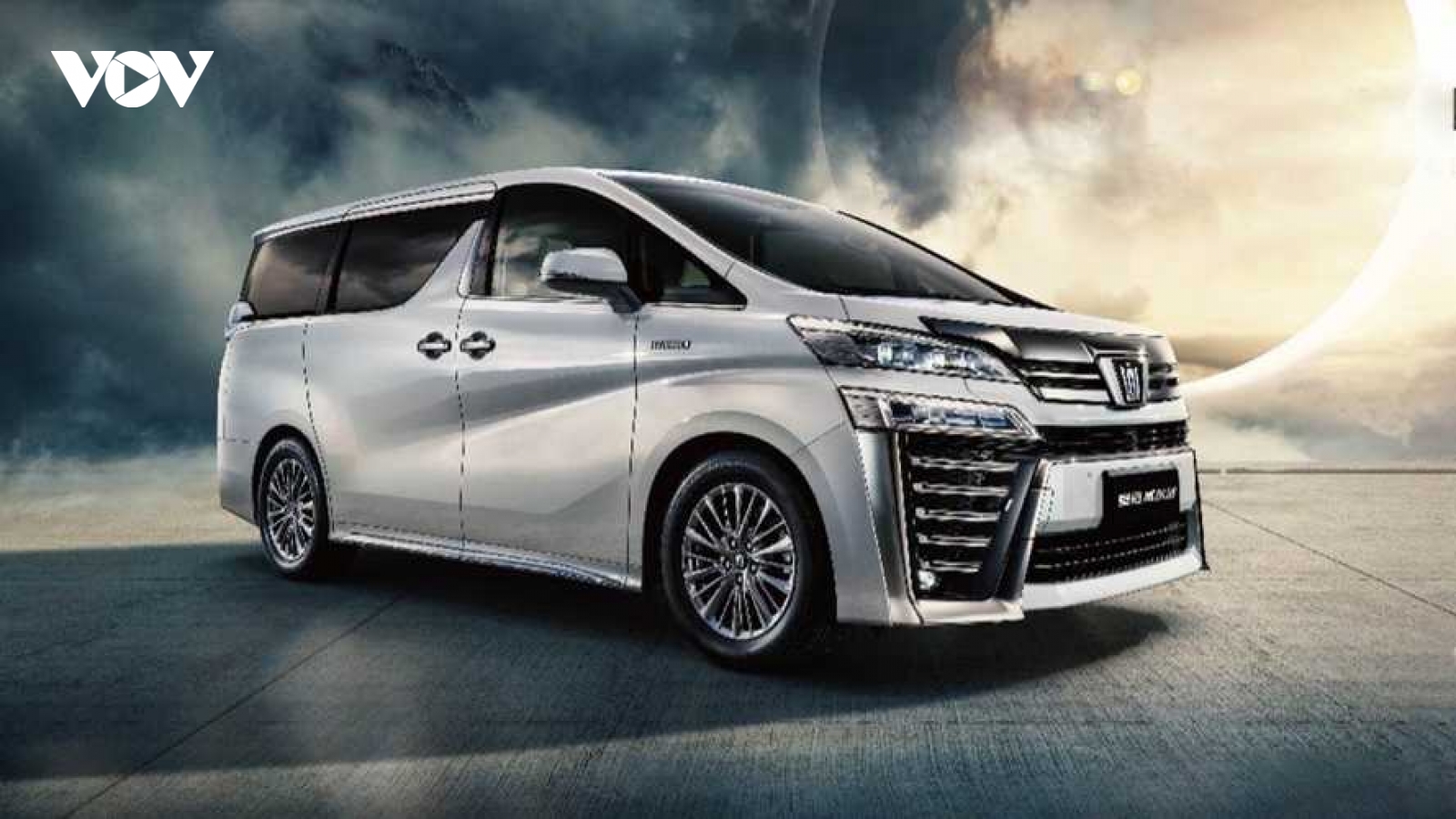 Toyota có thêm mẫu MPV mới mang thương hiệu Crown