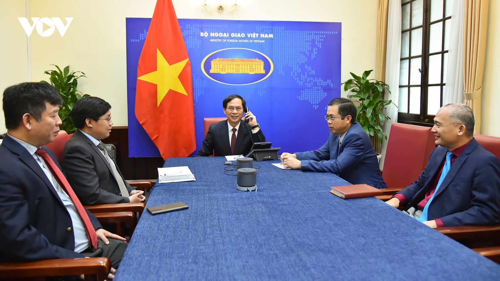Bộ trưởng Ngoại giao Bùi Thanh Sơn điện đàm với Bộ trưởng Ngoại giao Ma-rốc, Ấn Độ