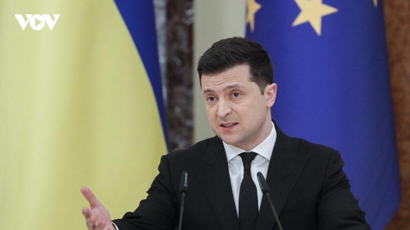 Tổng thống Ukraine sẵn sàng đàm phán 4 bên, trong đó có Tổng thống Nga