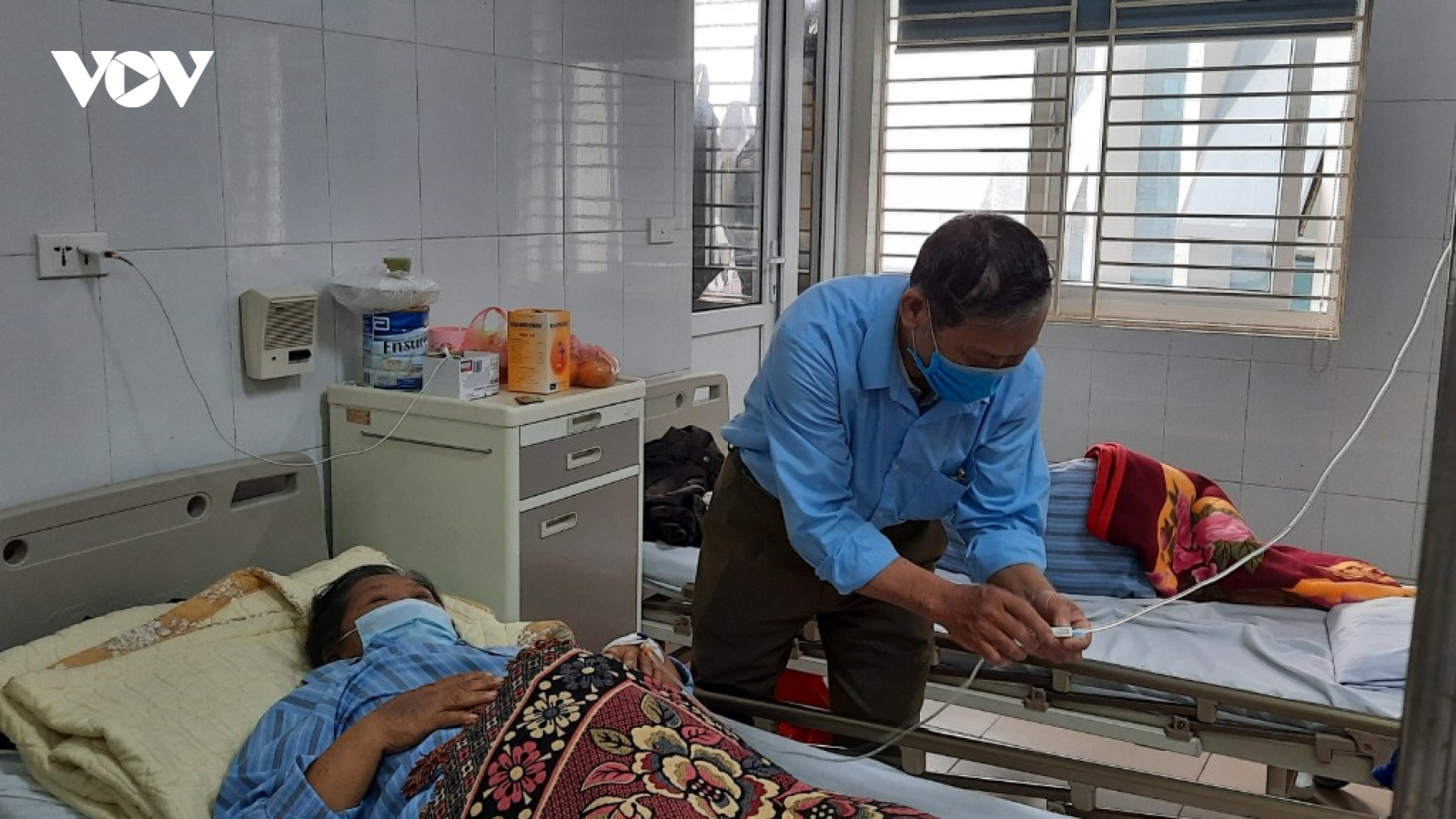 Nhập viện cấp cứu vì uống thuốc nam "gia truyền" chữa viêm gan