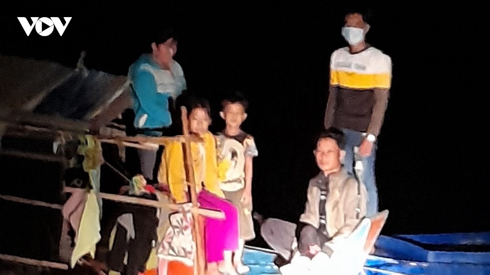 3 hộ gia đình tìm cách vượt biên vào Việt Nam trong đêm