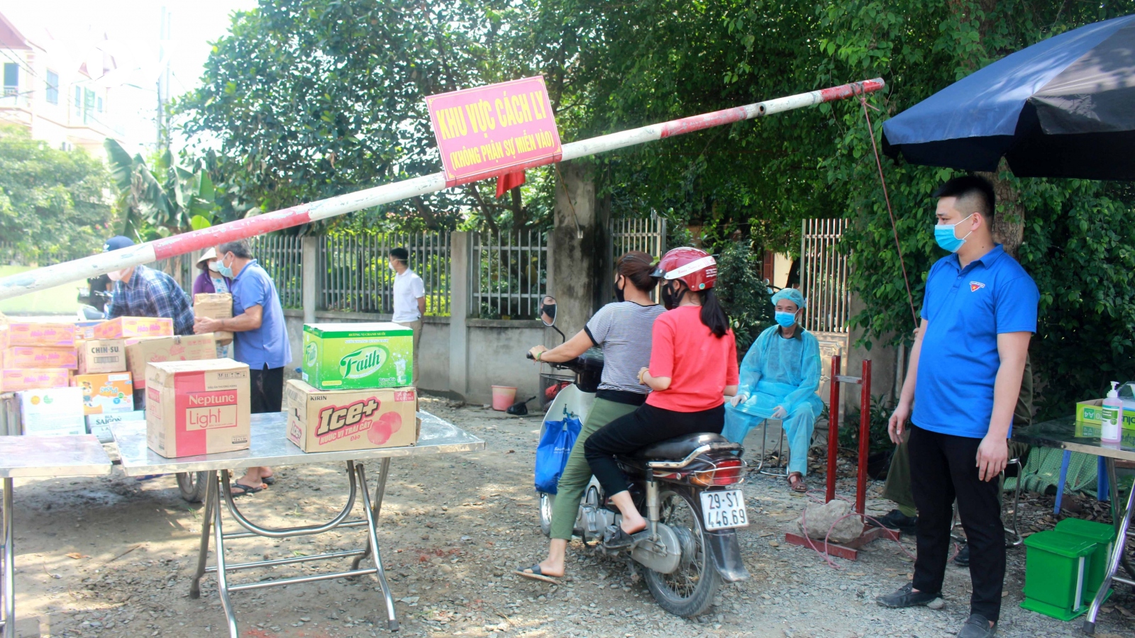 Phong tỏa khu dân cư bệnh nhân Covid-19 sinh sống ở huyện Đông Anh, Hà Nội