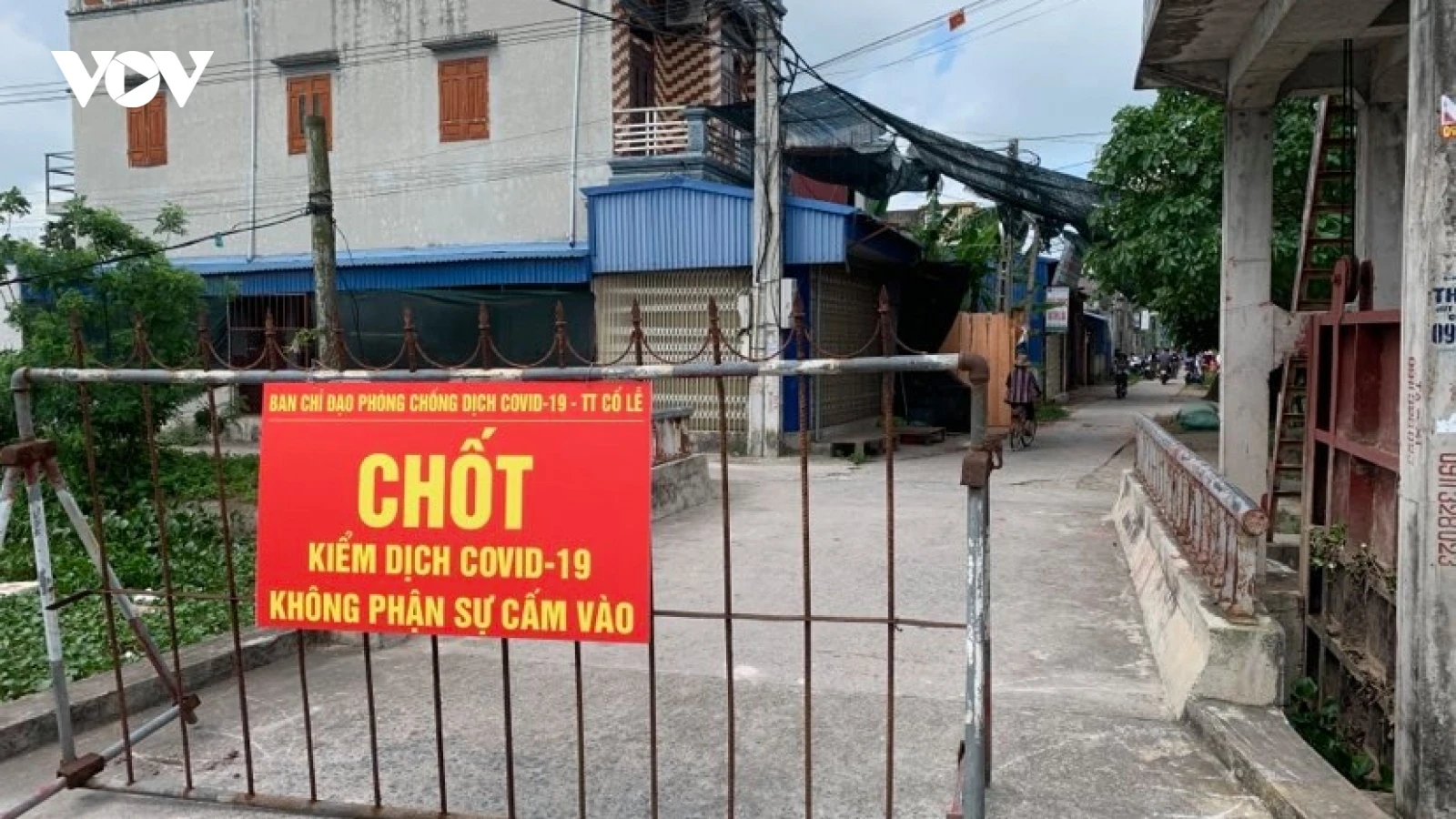 Nam Định phong toả một xóm vì có ca nghi mắc COVID-19 liên quan BV Bệnh nhiệt đới TW