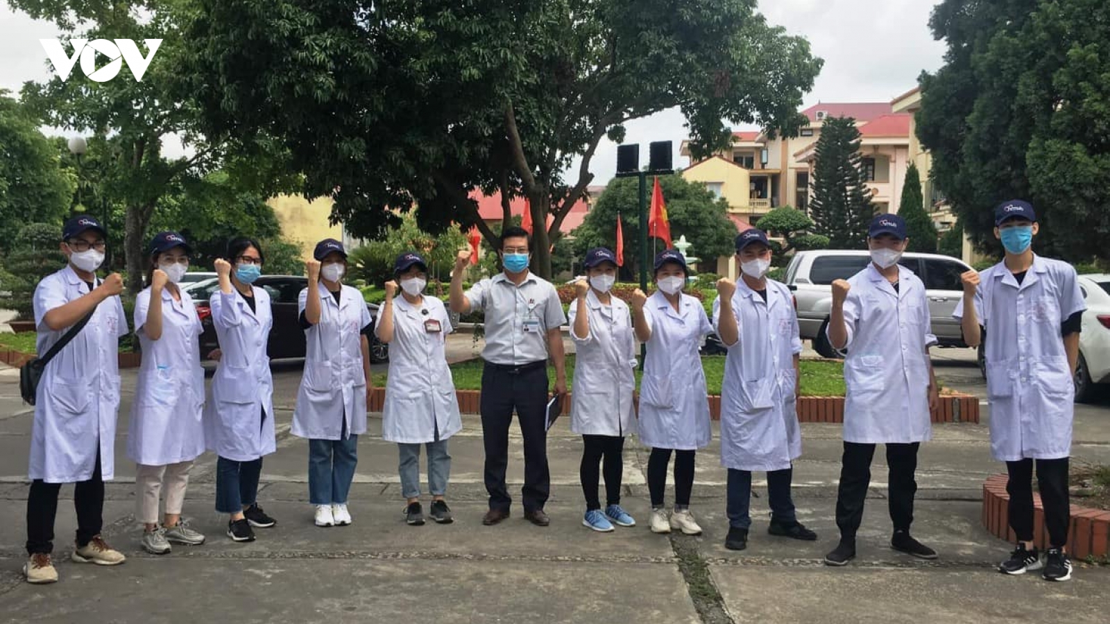 60 sinh viên ĐH Y Hà Nội xông pha tuyến đầu chống dịch tại Bắc Ninh