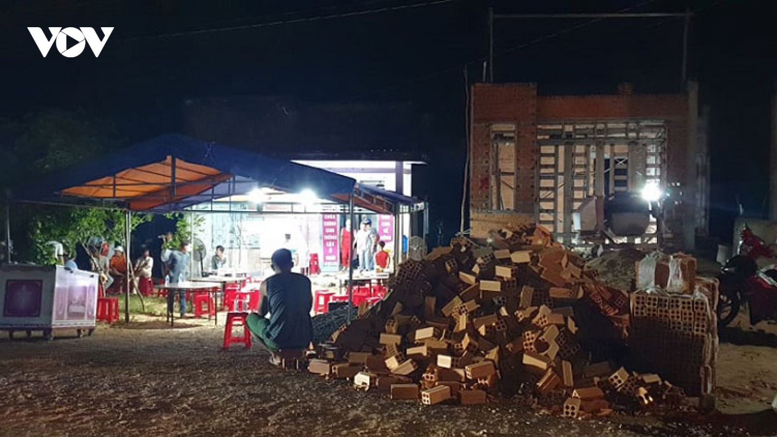 Can ngăn bạn nhậu cãi nhau, 1 người bị đâm chết