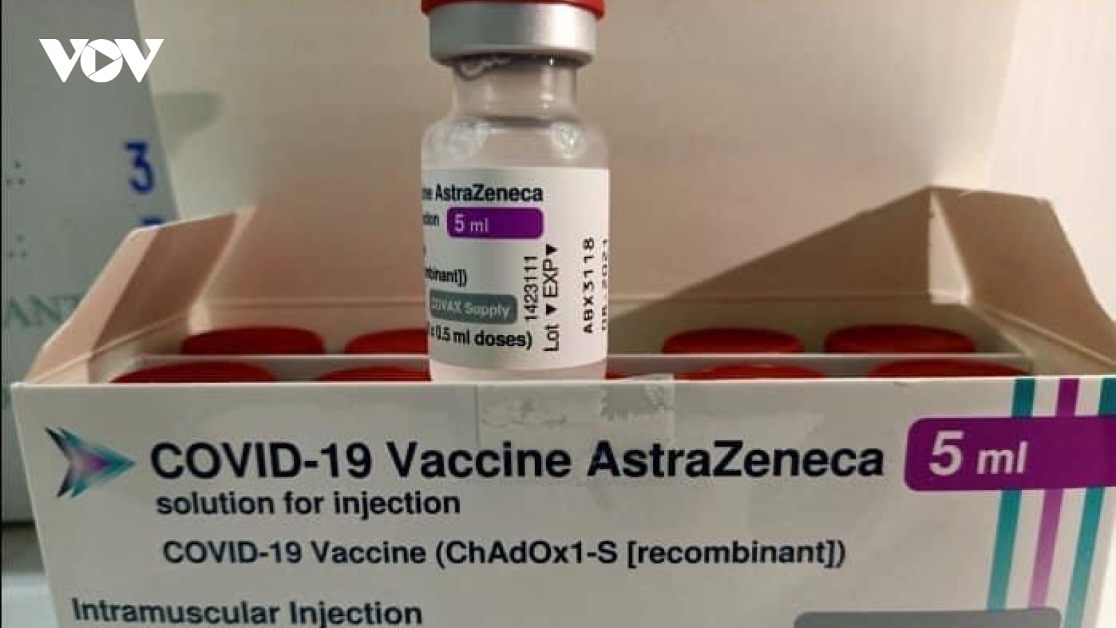 Gần 1,7 triệu liều vaccine do COVAX tài trợ đã về tới Hà Nội