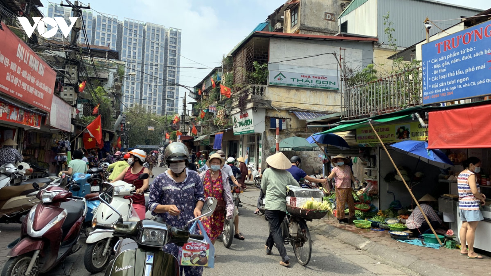 Chợ cóc ở Hà Nội tái hoạt động khi không có lực lượng chức năng
