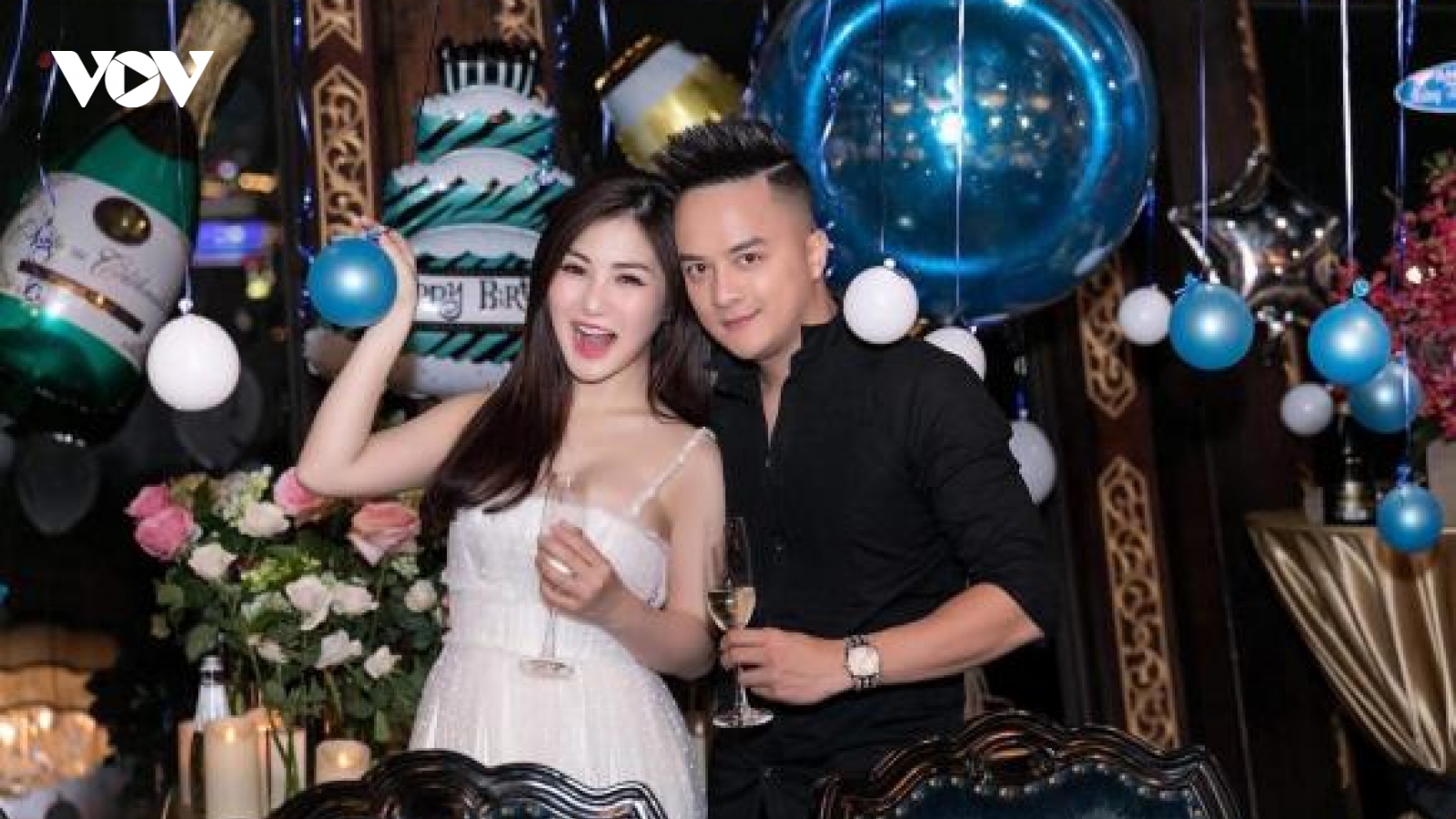 Chuyện showbiz: Hương Tràm được Cao Thái Sơn chăm sóc tận tình giữa tin đồn mang thai