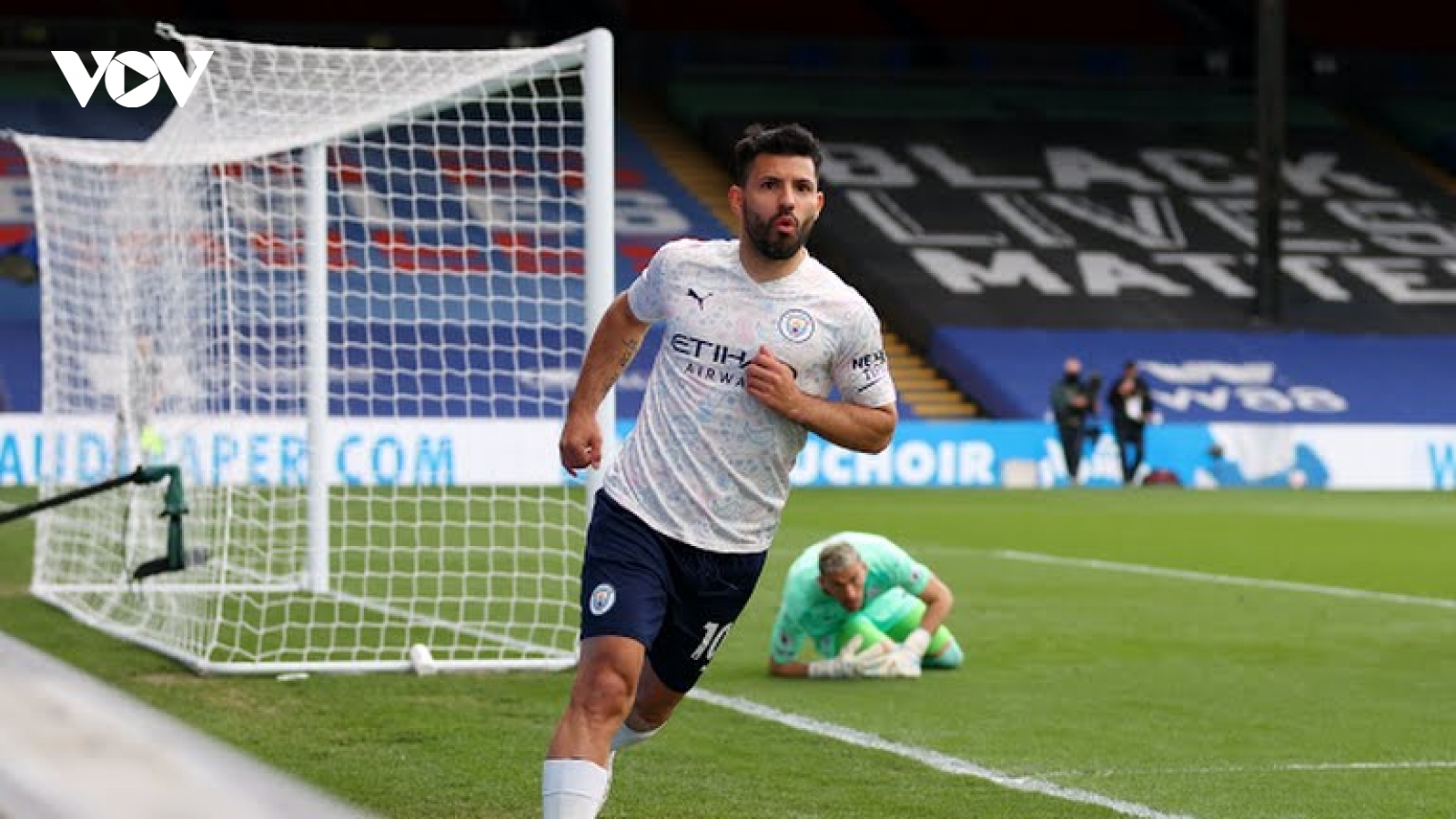 Bảng xếp hạng Ngoại hạng Anh mới nhất: Man City sắp vô địch, West Ham bám sát Chelsea