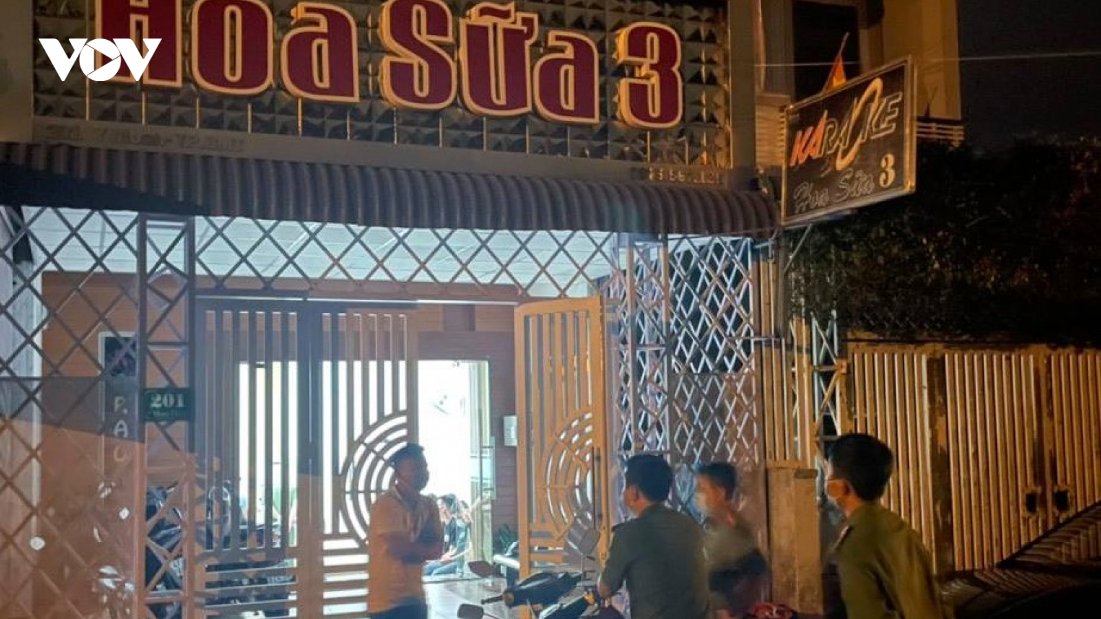Xử lý chủ quán karaoke vi phạm về phòng chống Covid–19