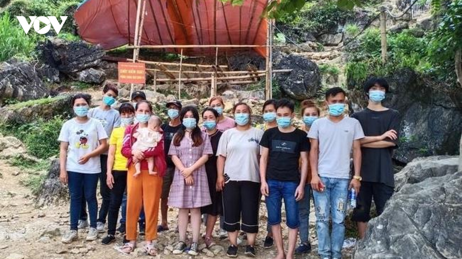 16 người nhập cảnh trái phép từ Trung Quốc