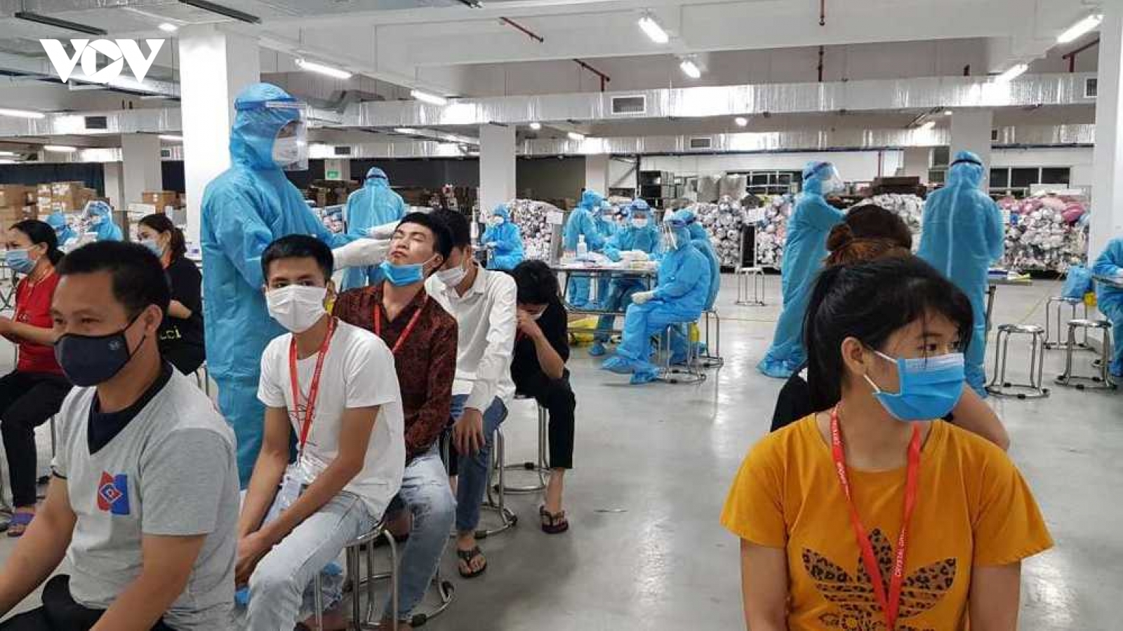 Ngày 26/5, thí điểm cho 200 công nhân ở Bắc Giang tự lấy mẫu test nhanh