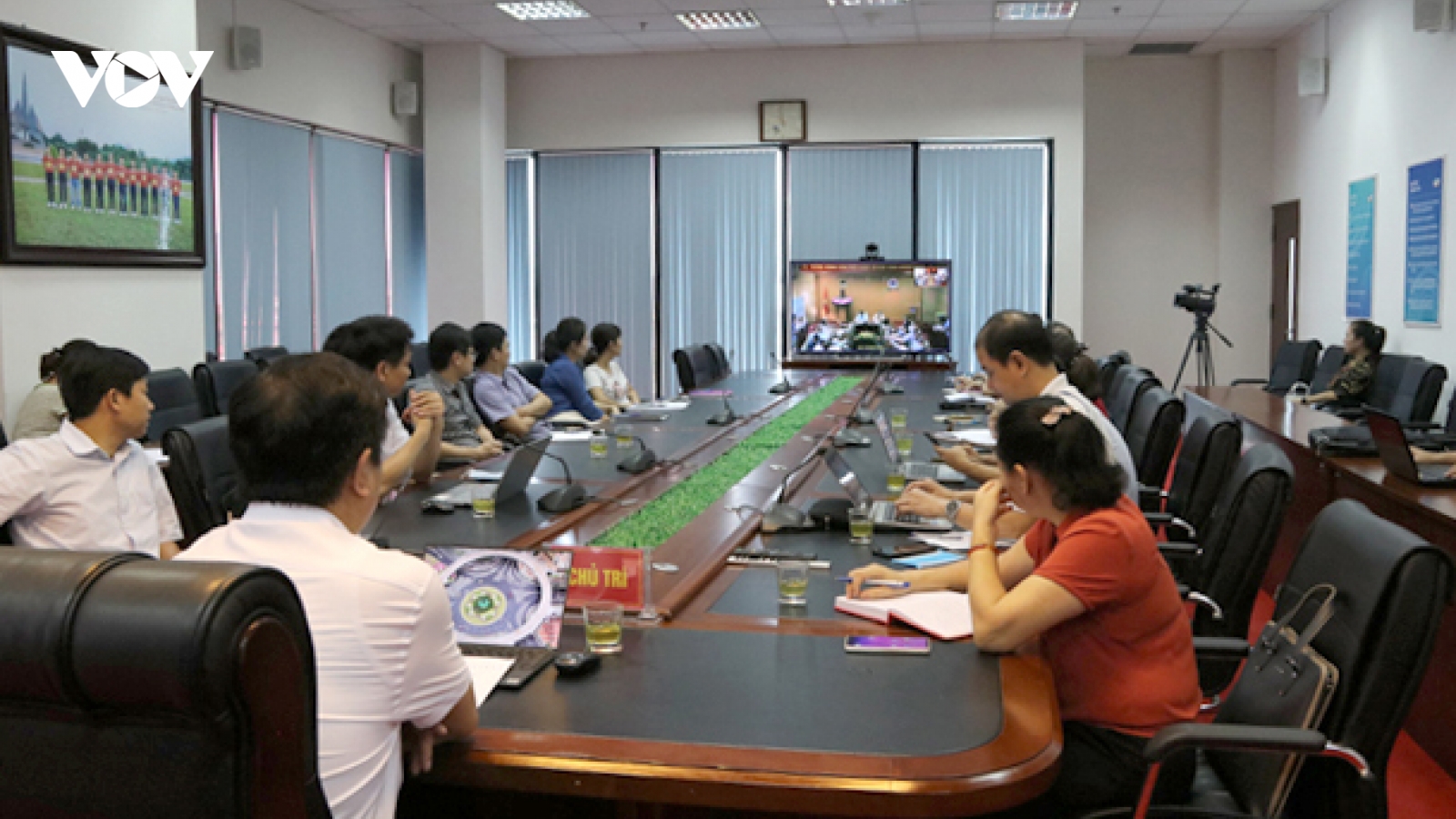 Ứng cử viên tiếp xúc trực tuyến với cử tri để vận động bầu cử