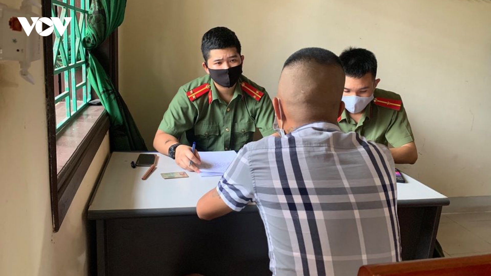 Triệu tập trường hợp chỉ nghe đồn thổi đã lên mạng tung tin bùng dịch Covid-19