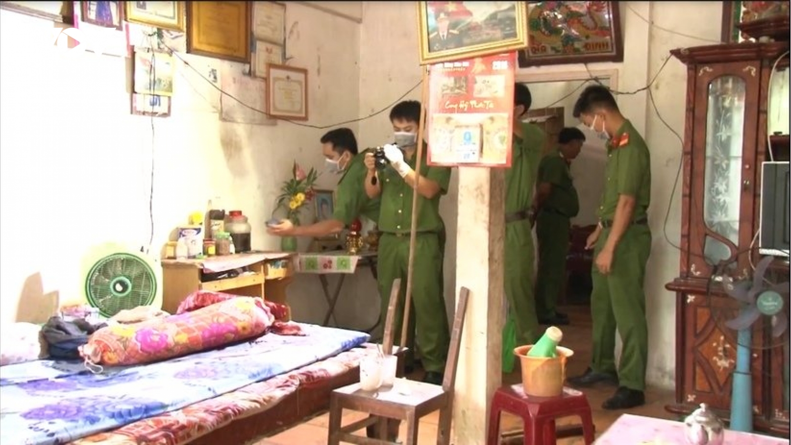 Nóng 24h: Chồng sát hại vợ bằng nhát dao cứa cổ