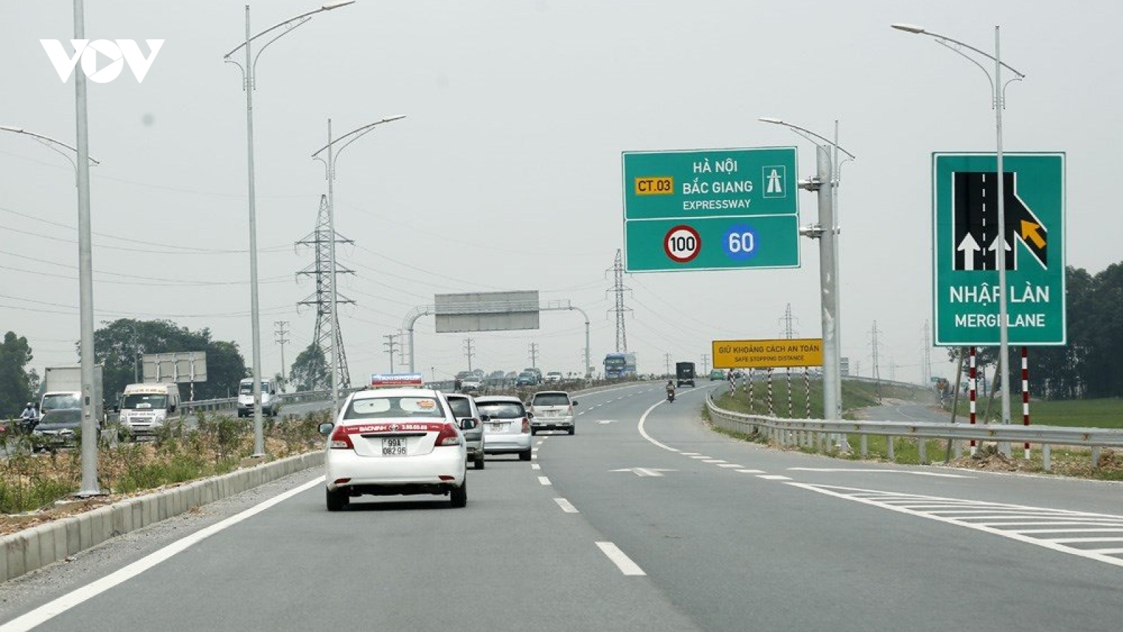 Những lưu ý giúp lái xe an toàn trên đường cao tốc