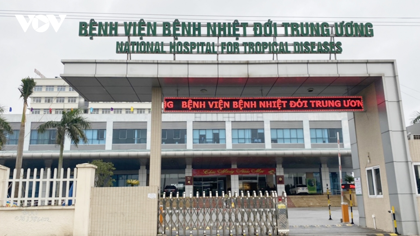 Bệnh viện Bệnh nhiệt đới Trung ương dừng khám, tiếp nhận BN vì có bác sĩ mắc COVID-19