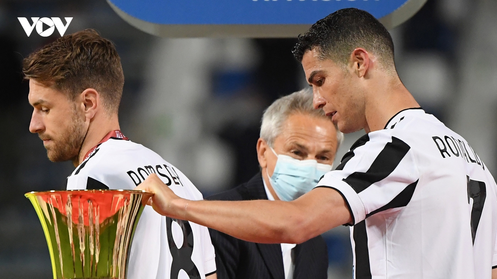 Juventus vô địch Cúp QG Italy, Ronaldo thoát khỏi cảnh "trắng tay"